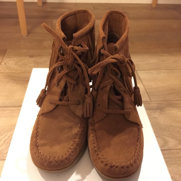 Minnetonka fringe ankle wedge boots - Picture 4 of 5